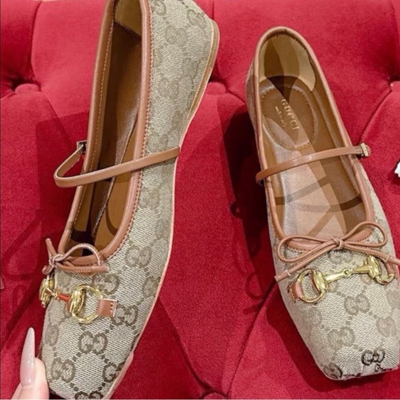 Gucci Women's Tan and Brown Loafers with Gold Accents - Picture 3 of 5